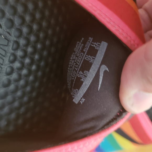 Nike Benassi PRIDE GILBERT BAKER edition RARE! size 11 but fit snug - Picture 3 of 3